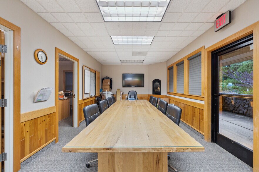 More Photos Of 1963 Thompson Rd, Coos Bay Hospital For Lease