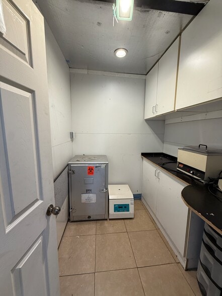 More Photos Of 7304 Canby Ave, Reseda Apartments For Sale