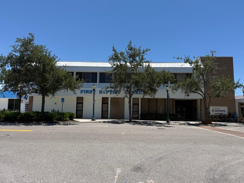Primary Photo Of 1670 Main St, Sarasota Office For Sale