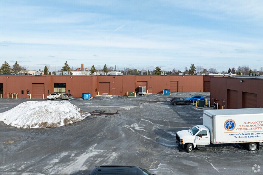 More Photos Of 44696-44808 Helm St, Plymouth Light Distribution For Lease