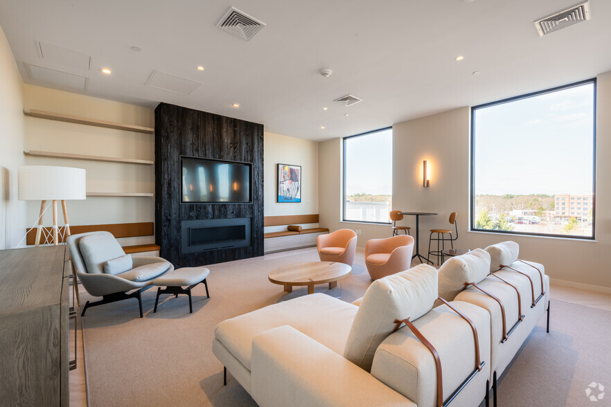 More Photos Of 39 Trotter Rd, Weymouth Apartments For Lease