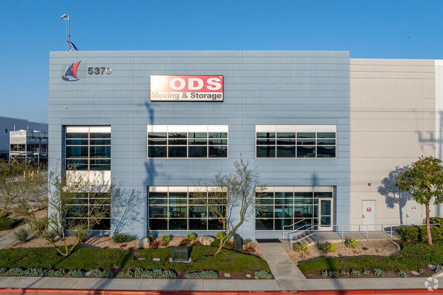 More Photos Of 5370 S Boyle Ave, Vernon Distribution For Lease