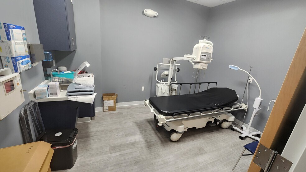 More Photos Of 112-116 N Dixie Hwy, West Palm Beach Medical For Sale