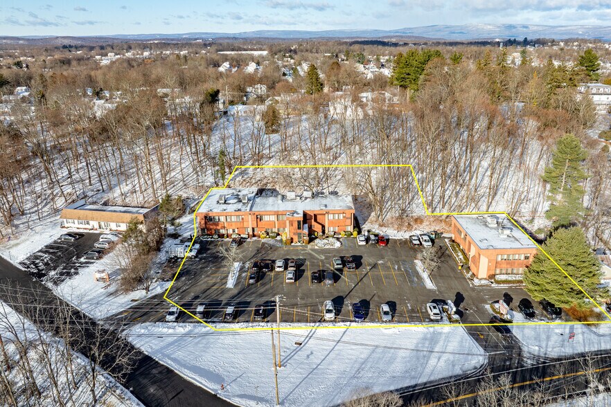 More Photos Of 156-158 Orange Ave, Walden Medical For Lease