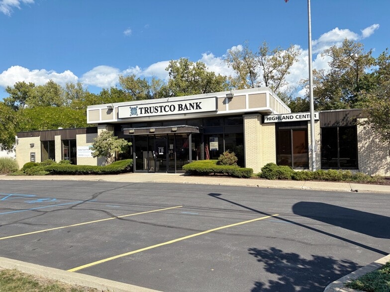 Primary Photo Of 3580 Us Highway 9w, Highland Bank For Lease