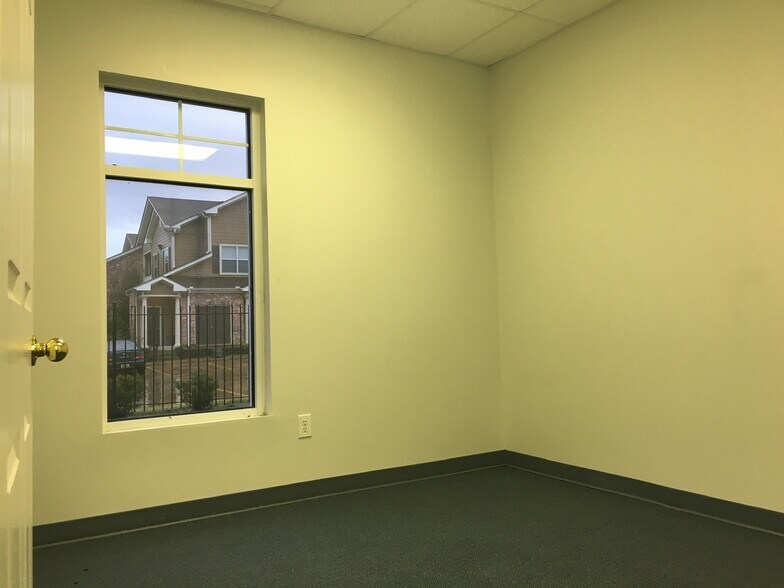 More Photos Of 4780-4782 Woodmere Blvd, Montgomery Medical For Lease