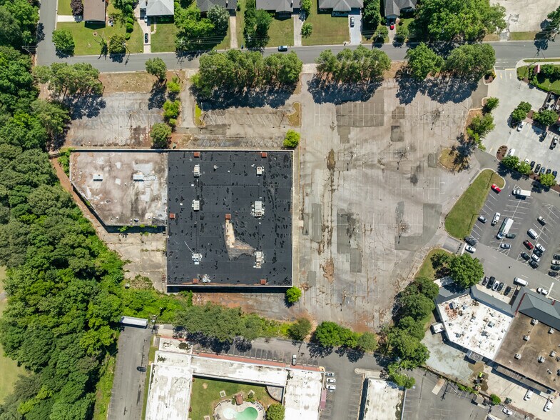 More Photos Of 3438 Hillsborough Rd, Durham Department Store For Sale