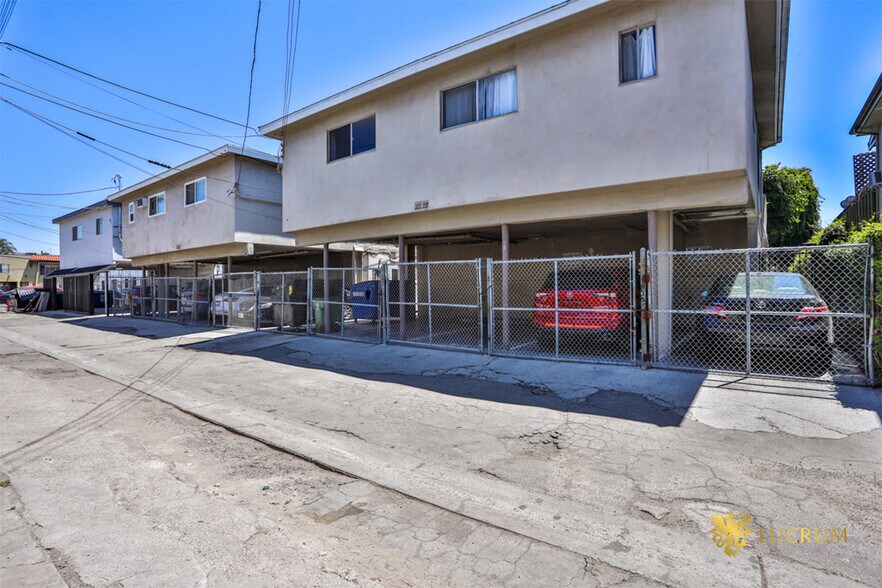More Photos Of 2015-2021 Chariton St, Los Angeles Apartments For Sale