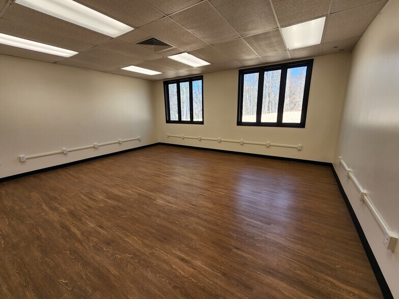 More Photos Of 2 Fisher Rd, Greenville Schools For Sale