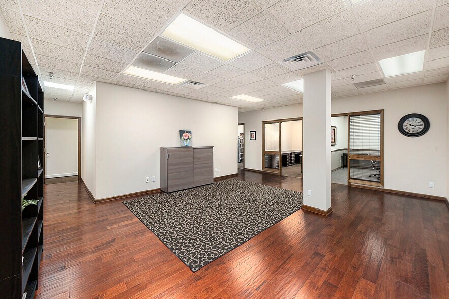 More Photos Of 115-125 E Park St, Olathe Office For Sale