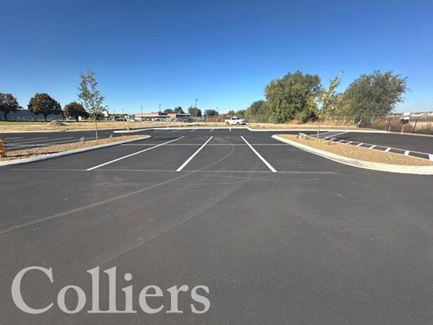 More Photos Of 805 Parkcentre Way, Nampa Warehouse For Lease