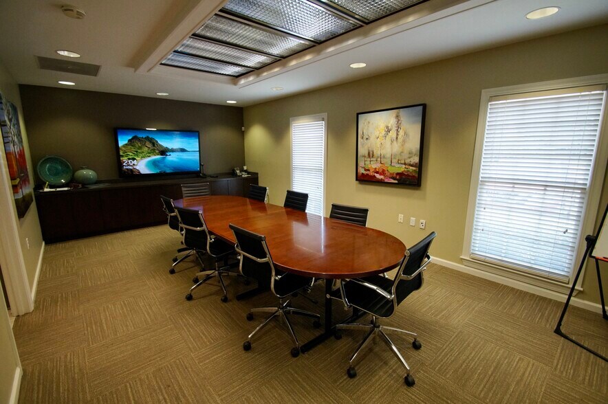 More Photos Of 5898 Ridgewood Rd, Jackson Office For Lease