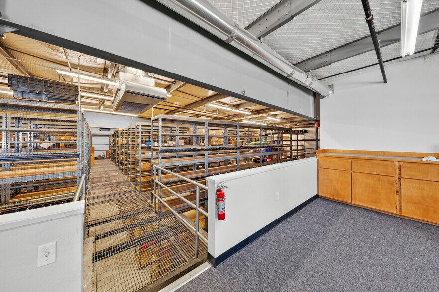 More Photos Of 3755 Crater Lake Hwy, Medford Freestanding For Sale