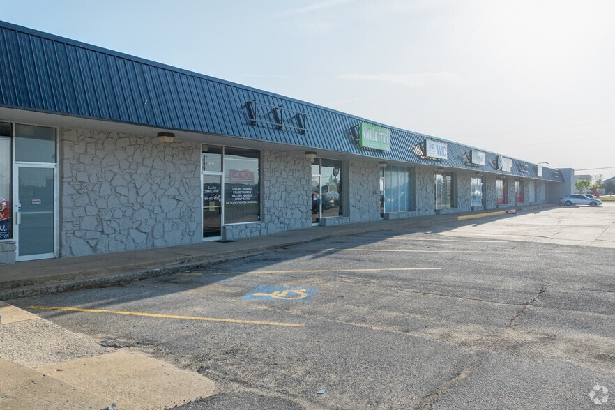 More Photos Of 8108 E Memorial St, Bixby Unknown For Lease