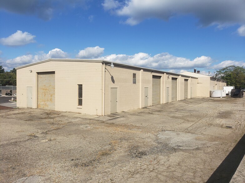 More Photos Of 6434 Glenway Ave, Cincinnati Warehouse For Lease