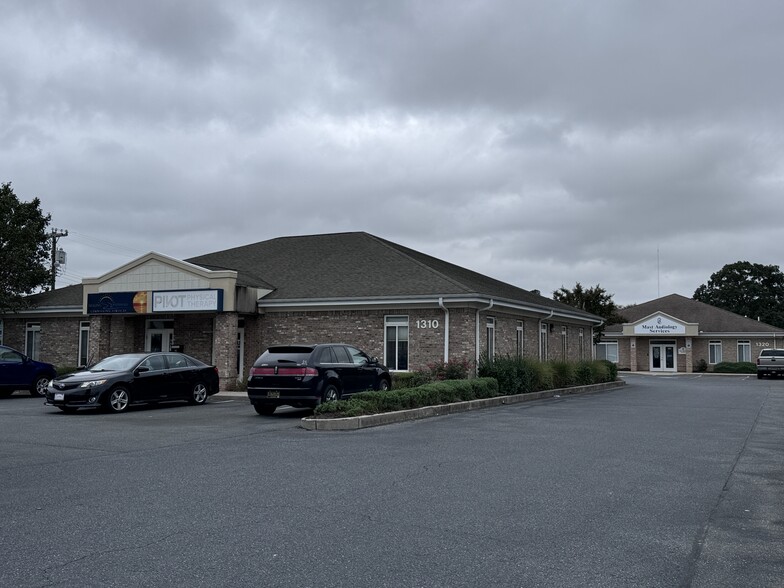 Primary Photo Of 1310 Middleford Rd, Seaford Medical For Sale