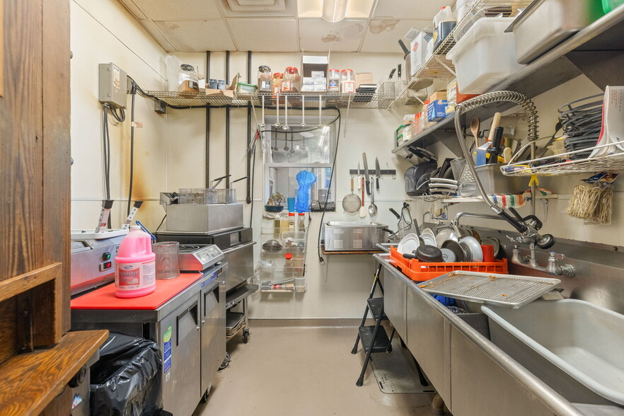 More Photos Of 192 Main St, Nanuet Freestanding For Sale