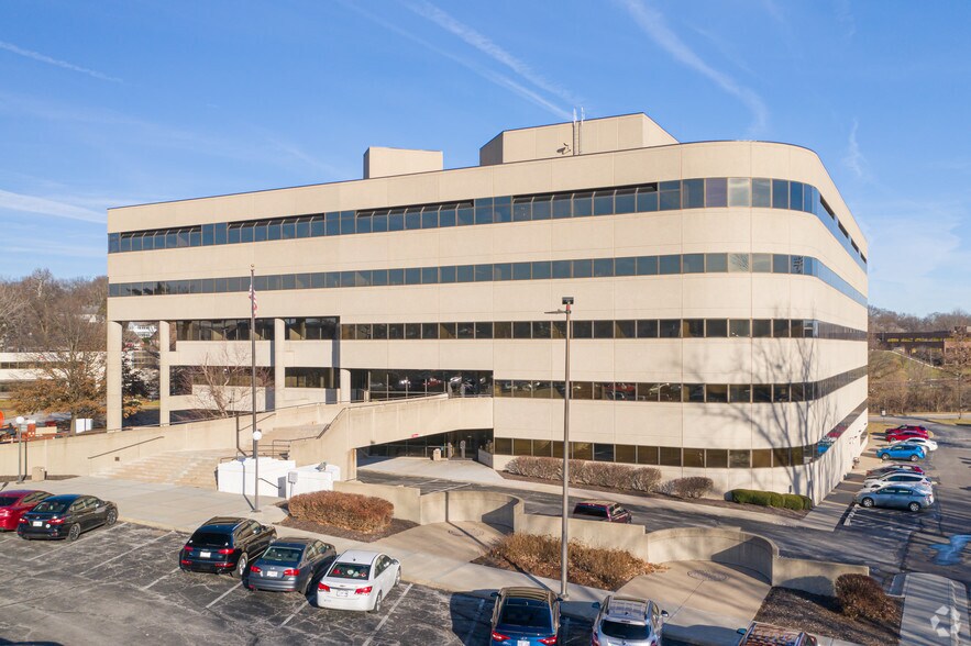 More Photos Of 9200 Ward Pky, Kansas City Office For Sale