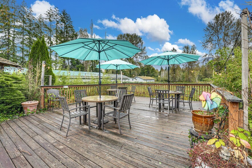 More Photos Of 44618 State Route 20, Concrete Hotel For Sale