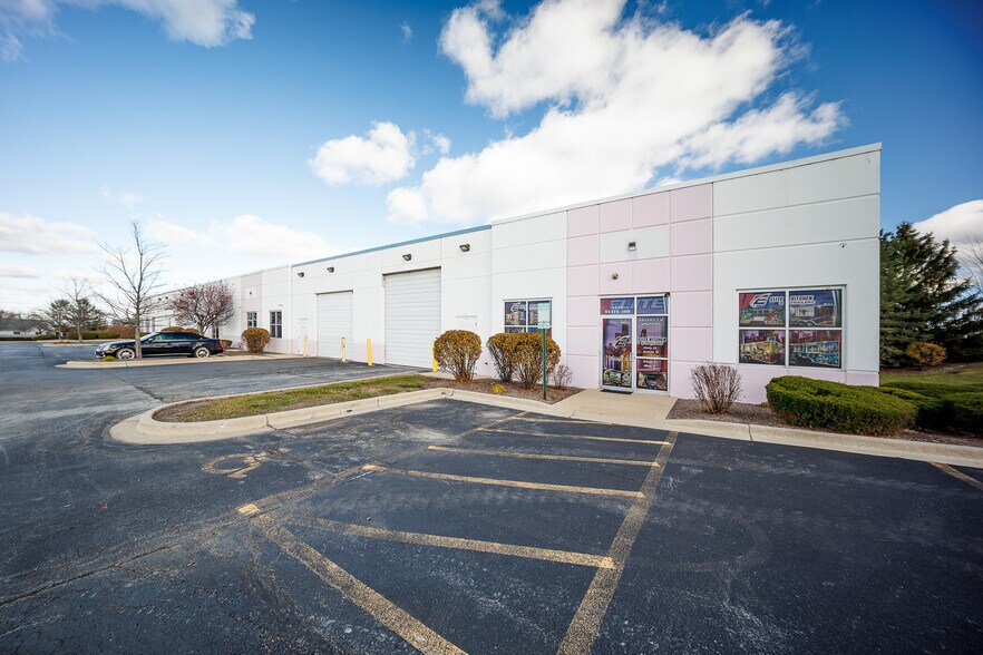 More Photos Of 1221 Commerce Dr, Crete Warehouse For Lease