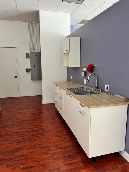 More Photos Of 111-195 E Gonzales Rd, Oxnard Unknown For Lease