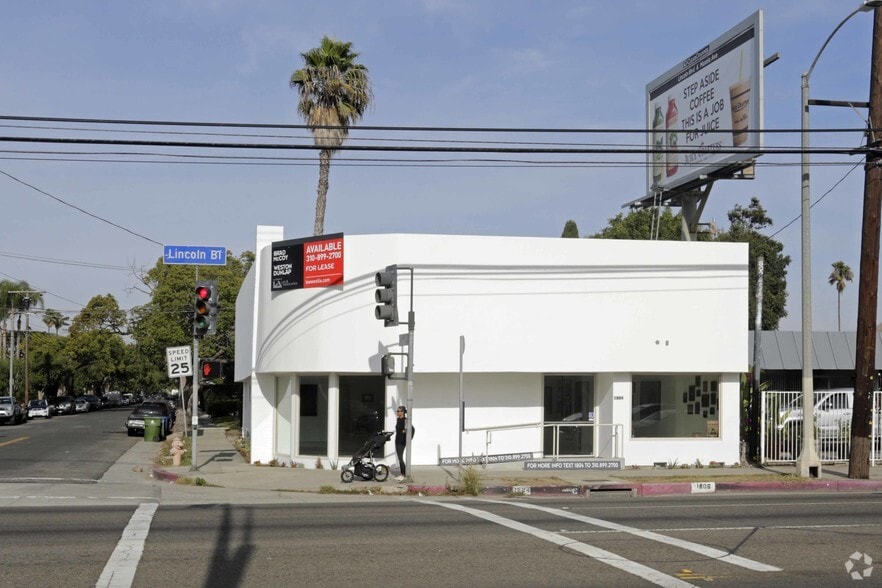 More Photos Of 1804 Lincoln Blvd, Venice Freestanding For Lease