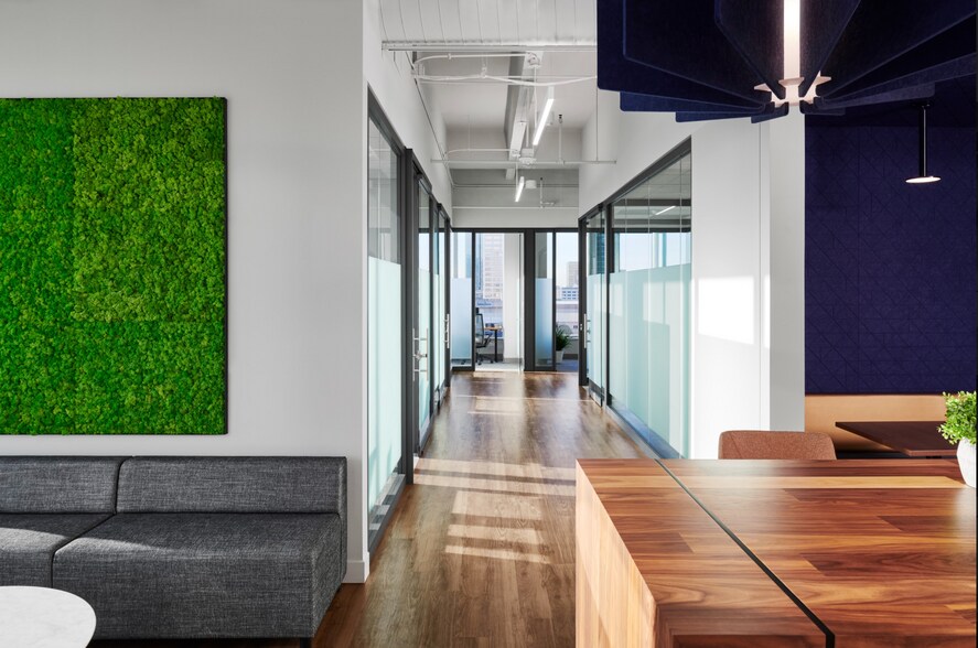 More Photos Of 2200 Post Oak Blvd, Houston Office For Lease