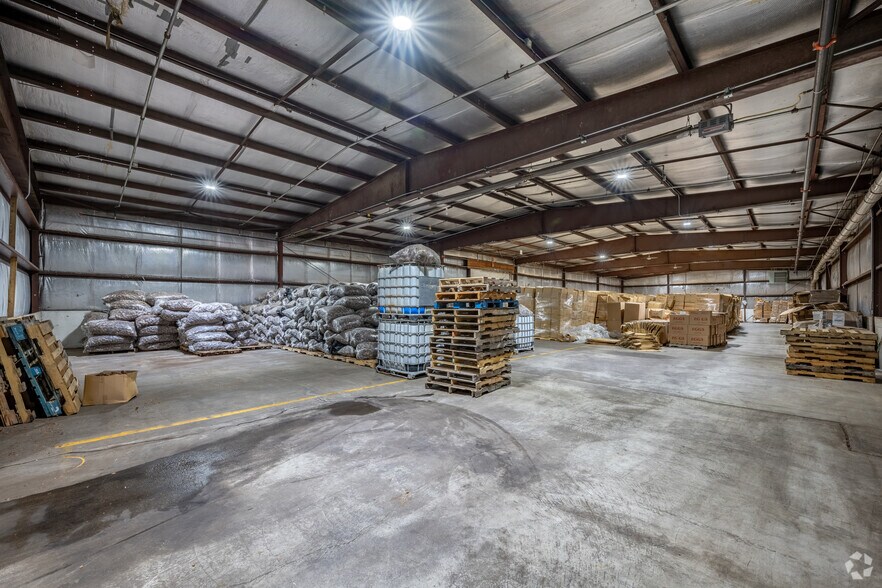 More Photos Of 236 S 2nd St, Butternut Distribution For Lease