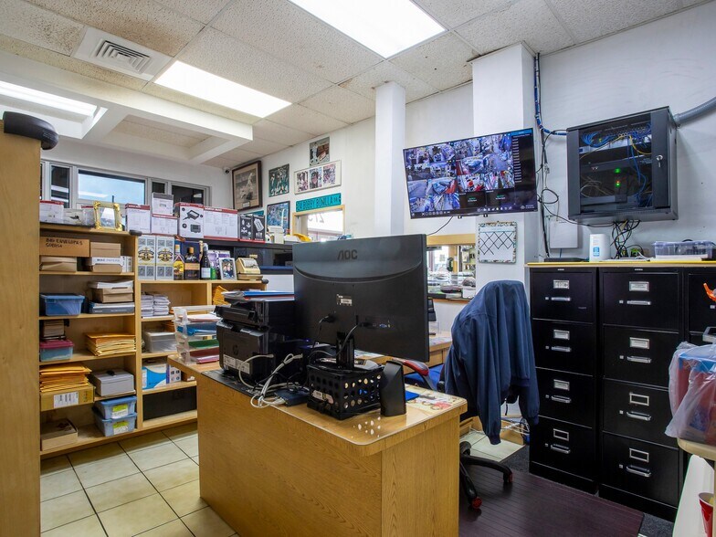 More Photos Of 249 W 29th St, Hialeah Freestanding For Sale