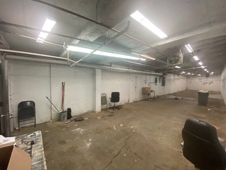 More Photos Of 264 41st St, Brooklyn Warehouse For Lease