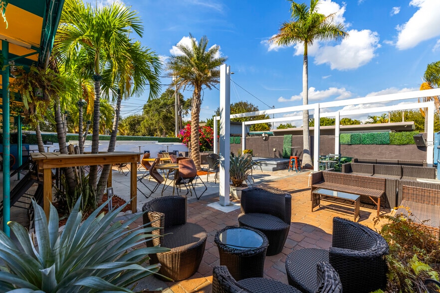 More Photos Of 502-504 Lucerne Ave, Lake Worth Restaurant For Lease