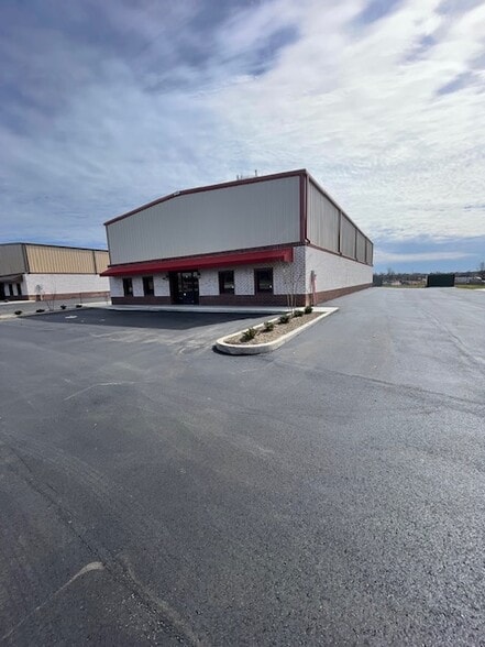 More Photos Of 10017 Vista Cv, Olive Branch Industrial For Lease