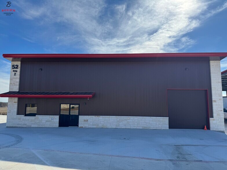 More Photos Of 52 Worth Dr, Boerne Warehouse For Lease