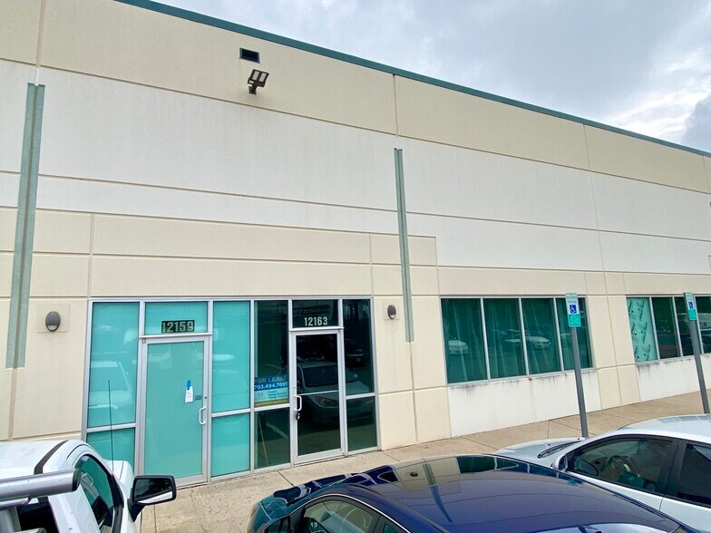 More Photos Of 12155-12215 Livingston Rd, Manassas Warehouse For Lease
