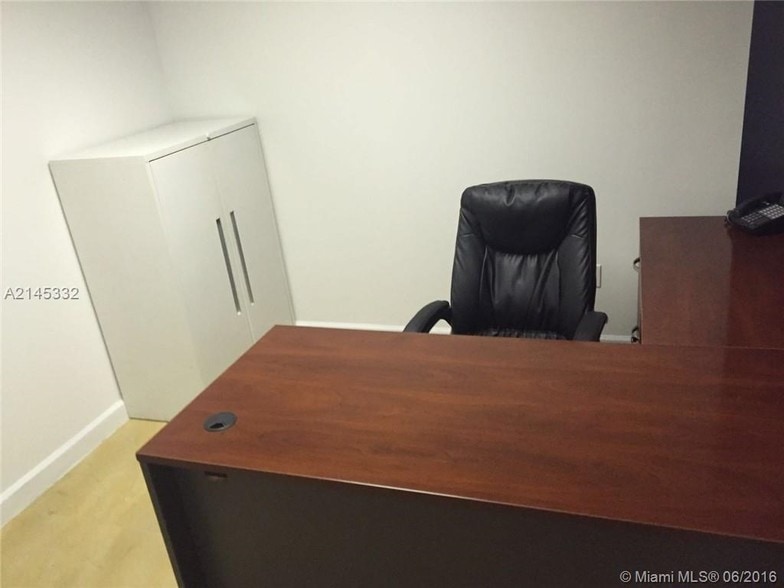 More Photos Of 1110 Brickell Ave, Miami Office For Lease
