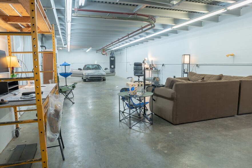 More Photos Of 385-387 Industrial Dr, Mount Juliet Warehouse For Lease