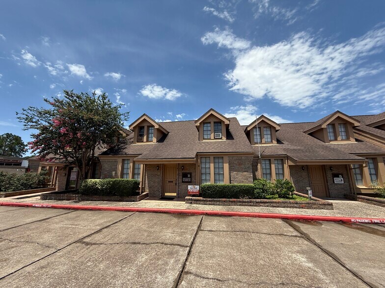 Primary Photo Of 6910 Bellaire Blvd, Houston Office Residential For Lease