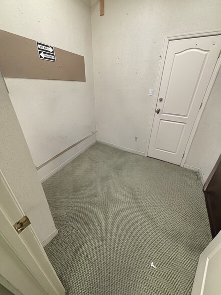 More Photos Of 1813 65th St, Brooklyn Storefront Retail Office For Lease
