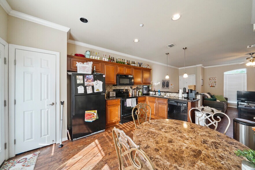 More Photos Of 1198 Jones Butler Rd, College Station Apartments For Sale