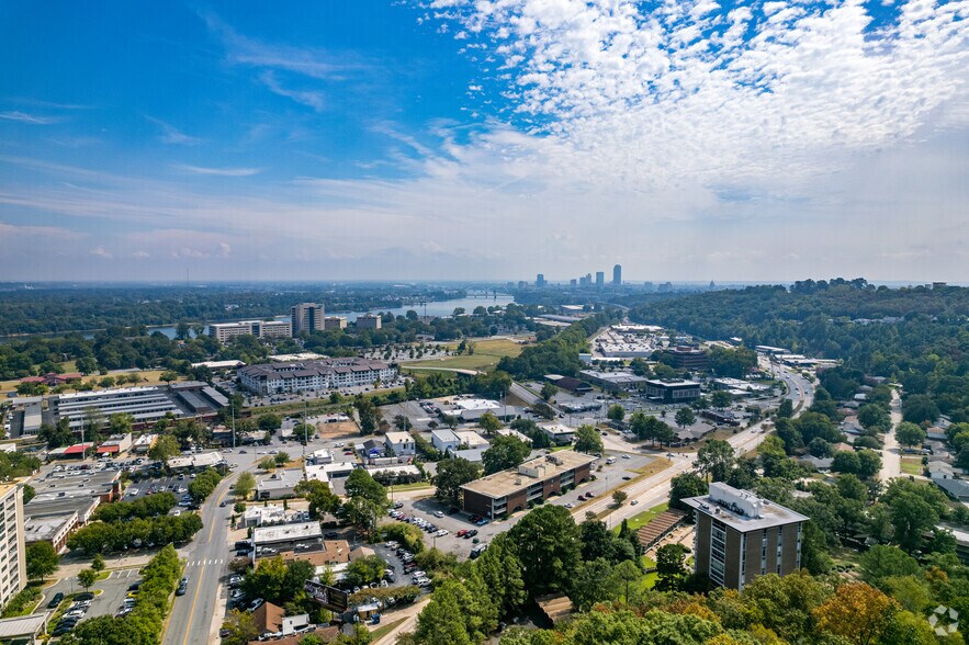 More Photos Of 3600 Cantrell Rd, Little Rock Office For Lease