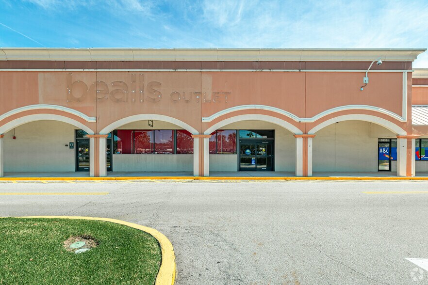 More Photos Of 5701-5881 N University Dr, Tamarac Unknown For Lease