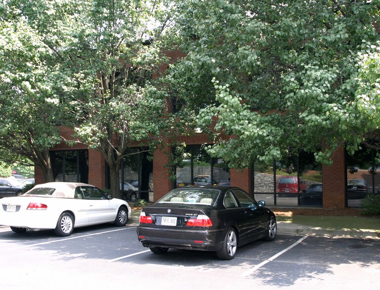 More Photos Of 1950 N Park Pl, Atlanta Office For Sale