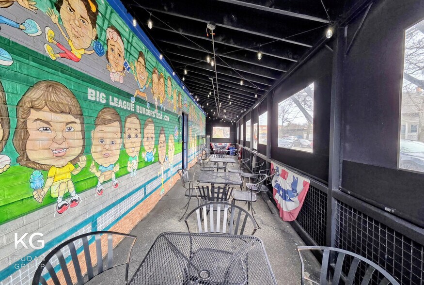 More Photos Of 3734 W Irving Park Rd, Chicago Restaurant For Lease