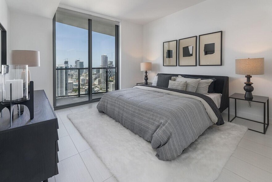 More Photos Of 86 SW 8th St, Miami Apartments For Lease