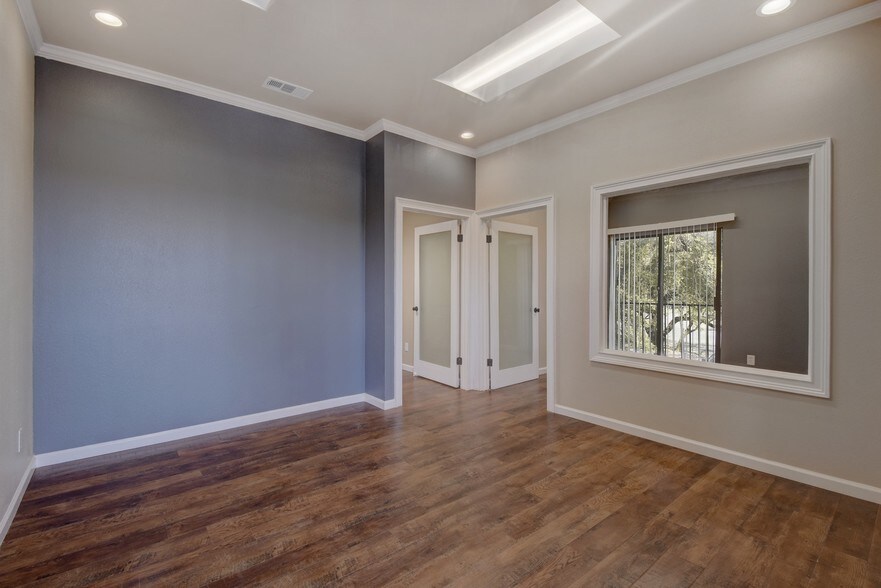 More Photos Of 13740 N Highway 183, Austin Office For Sale
