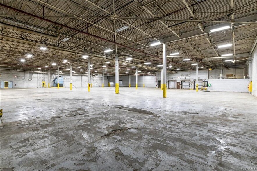 More Photos Of 1885 Harlem Rd, Buffalo Warehouse For Sale