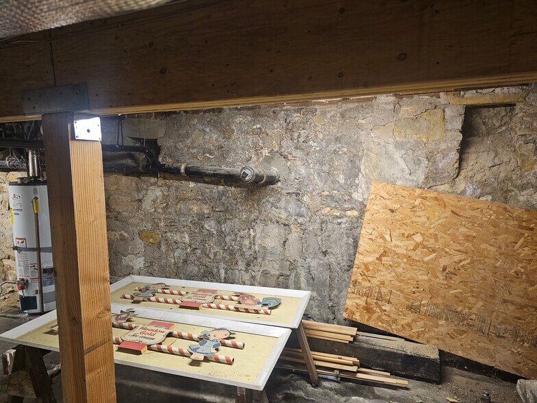 More Photos Of 2 S Main St, Coalville Loft Creative Space For Lease