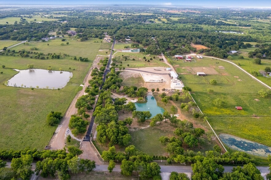 More Photos Of 1000 County Road 904, Joshua Golf Course Driving Range For Sale