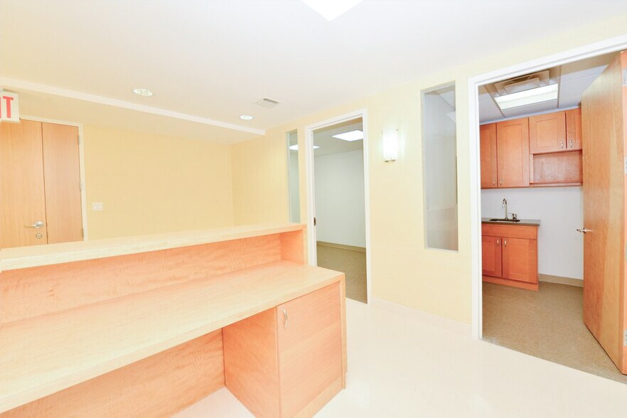 More Photos Of 800 Second Ave, New York Medical For Lease