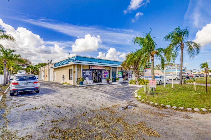 More Photos Of 1516 Cypress Dr, Jupiter Light Distribution For Lease